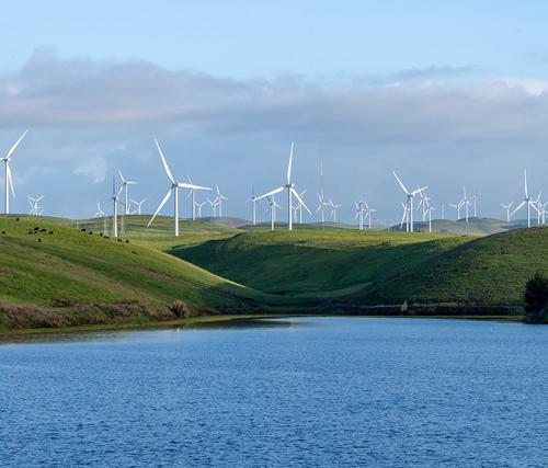 A photo of Bethany Reservoir, 建议的三角洲运输工程的最佳路线是什么.  图片由加州水资源部提供.